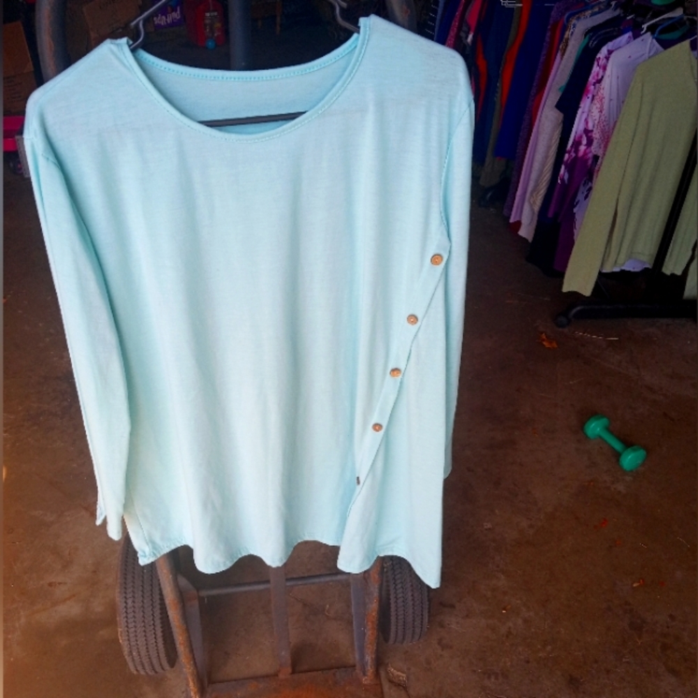 Teal colored top